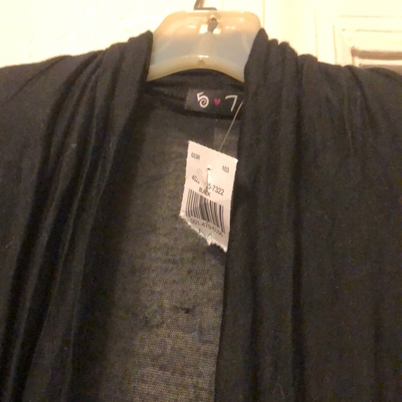 NWT A waterfall shrug type cover up NWT - Picture 3 of 7